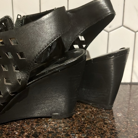 Womens FRANCO SARTO Black Leather Open Toe Wedge w/ Cut Out Accent Sz 6 - Picture 3 of 5